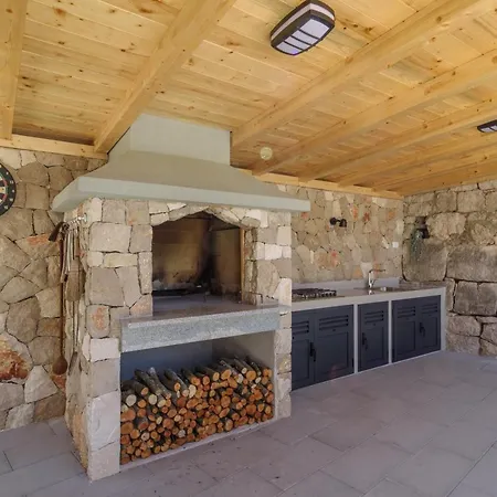 Villa Bosilen With Private Pool, Near Trogir, Split Airport, Quiet Area, Family