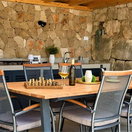 Bosilen With Private Pool, Near Trogir, Split Airport, Quiet Area, Family