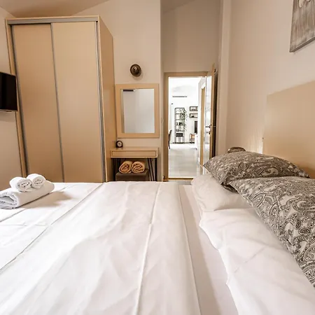 Bosilen With Private Pool, Near Trogir, Split Airport, Quiet Area, Family Villa *