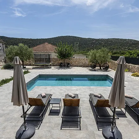 Villa Bosilen With Private Pool, Near Trogir, Split Airport, Quiet Area, Family *