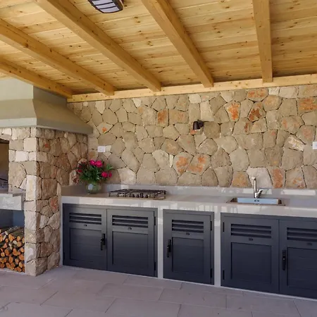 Bosilen With Private Pool, Near Trogir, Split Airport, Quiet Area, Family Villa