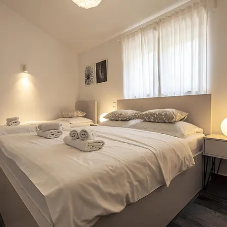 Villa Bosilen With Private Pool, Near Trogir, Split Airport, Quiet Area, Family *