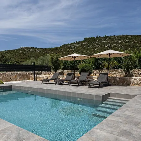 Villa Bosilen With Private Pool, Near Trogir, Split Airport, Quiet Area, Family *